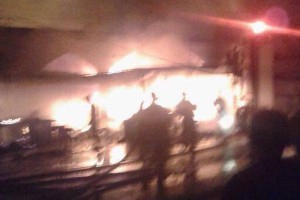 V samomorilskem napadu na šiitsko svetišče v Iraku najmanj 35 mrtvih