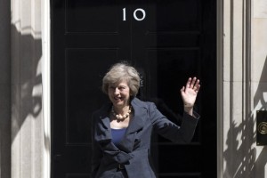Theresa May bo danes postala britanska premierka