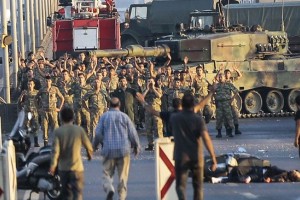 Erdogan nad "metastaze": V Turčiji aretirali že več kot sto generalov in admiralov