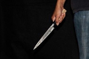 Mohamed B. se je z nožem lotil ženske s hčerkami; zmotila so ga "lahkotna" oblačila Francozinj 