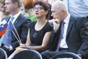 SMC utrjuje nadzor nad državno lastnino