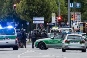 Mladoletnega prijatelja münchenskega napadalca izpustili na prostost