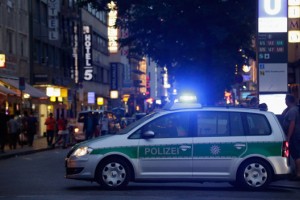 Ujeli pomočnika klavca iz Münchna? Policija je prijela 16-letnega Afganistanca