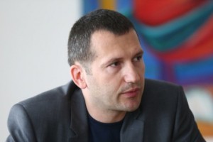 Damir Črnčec: Merklova bo nadaljevala z uničevanjem Nemčije, Evrope in Slovenije! Do kdaj?