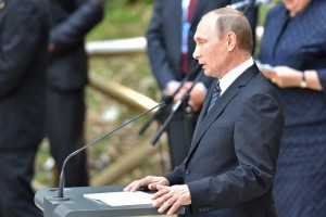 Putin priznava, da sankcije hudo tepejo Rusijo