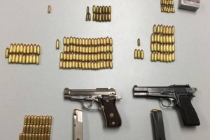 Grosuplje: Pri 19-letniku našli pištole in naboje