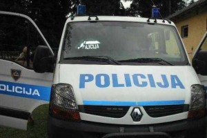 Policija prosi za informacije v zvezi z nesrečo kolesarja in peške v Mariboru