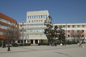 V kosovskem parlamentu eksplodirala granata