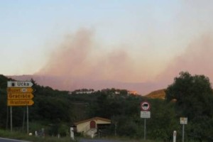 AVDIO: Požar na Primorskem še gasijo