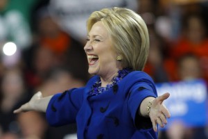 Clintonova sta lani zaslužila 10 milijonov