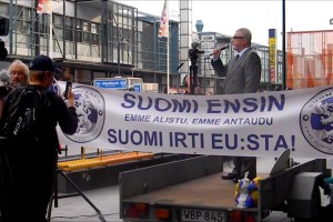 Finci muslimanom: Brcnili vas bomo iz države!