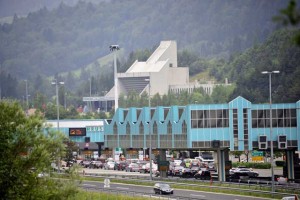 Nov poletni vikend, novi zastoji: deset kilometrska kolona pred Karavankami