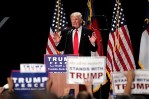 Kljub zaostanku v anketah Donalda Trumpa ne gre odpisati 