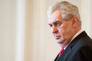Predsednik državljanom: Oborožite se, z ognjem odgovorite teroristom!