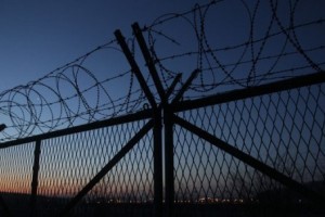 Zelena luč za gradnjo protimigrantskega zidu v Calaisu