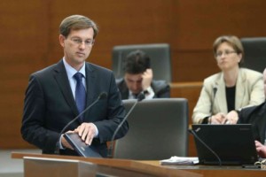 Cerar ob polovici mandata vlade izpostavil predvsem večjo zaposlenost in gospodarsko rast 
