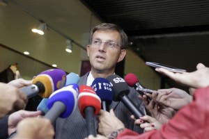 Levičarski mediji so res bedni: odkrito branijo pokvarjenega Mira Cerarja! 