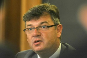 DZ na septembrski seji o interpelaciji zoper Gašperšiča in kandidatki za finančno ministrico