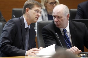 Ali Cerar še zaupa neetičnemu generalnemu sekretarju vlade?