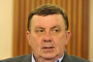 S položaja se umika dolgoletni prvi mož ZZZS Samo Fakin