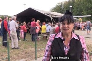 FOTO in VIDEO: Ob ličkanju koruze še pesem 