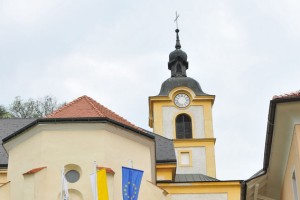Prijeli tolpo, ki je vlamljala v župnišča