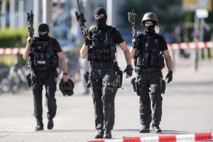 Eksploziji pred mošejo in kongresnim centrom v Dresdnu