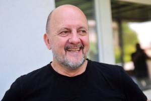 Sodišče: Zmago Jelinčič mora Lari Mikuž plačati 8000 evrov odškodnine