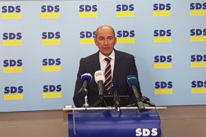 Janša o interpelaciji zoper vlado: Šibka Cerarjeva vlada je lahek plen botrov