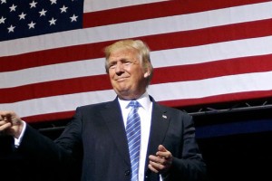 Avtorji in akademiki za Trumpa: "Za uresničitev obljube Amerike!"