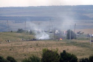 Preiskava: Malezijsko letalo nad Ukrajino je sestrelila raketa, ki je prišla iz Rusije
