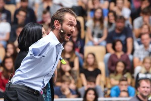 Motivator Nick Vujicic tisočem mladim v Kopru: Ustavite nasilje v šolah