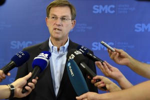 Premier Miro Cerar začenja obisk na Japonskem