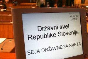 Ministrica in poslanci bi udarili podjetja z višanjem davka, svetniki pravijo NE!