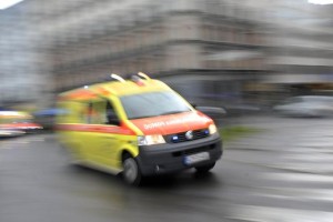 Pri Turjaku avto zaneslo v tovornjak, voznica na mestu umrla