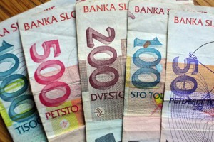 Se ga še spomnite? Mineva 25 let od uvedbe tolarja 