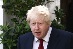 Britanski zunanji minister pozval k protestom pred ruskim veleposlaništvom