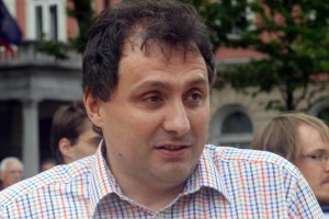 Kirurg Brecelj: Plačevali so 20.000 evrov, da bi preskočili čakalno vrsto