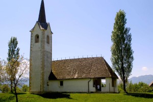 Škofje zaskrbljeni: Vse več je vlomov v cerkvene objekte