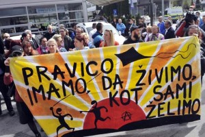 CSD Velenje vztraja, da naj velenjska dečka ostaneta pri rejnikih