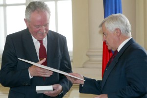 Srhljivo: brat, ki ubije brata, potem ko ga – nedolžnega – obsodi lastna družina