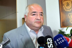 AVDIO: Škocjanskega župana napadel 18-letni Rom