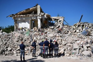 Italijo še kar trese, 4000 ljudi že drugo noč v začasnih prenočiščih