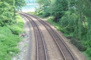 Železniška nesreča zaradi presekanih električnih kablov