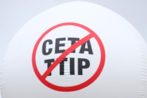 Valonci so dali mir, zdaj pa Združena levica zganja hrup zaradi Cete in TTIP
