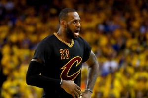 LeBron James volil za Hillary, v četrtek gre na obisk k Obami