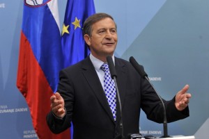 Erjavec: Mine smo dali Natu, kako so prišle v roke IS, ne vemo