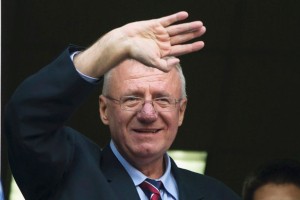 Šešljevi odvetniki naj bi pričam grozili in jih podkupovali