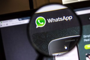 WhatsApp z omejitvami zaradi dezinformacij o koronavirusu