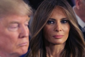 Melania Trump neomajna: Daily Mail bo plačal!